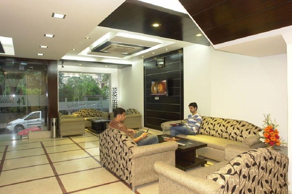 Hotel Apra Deluxe New Delhi Interior photo