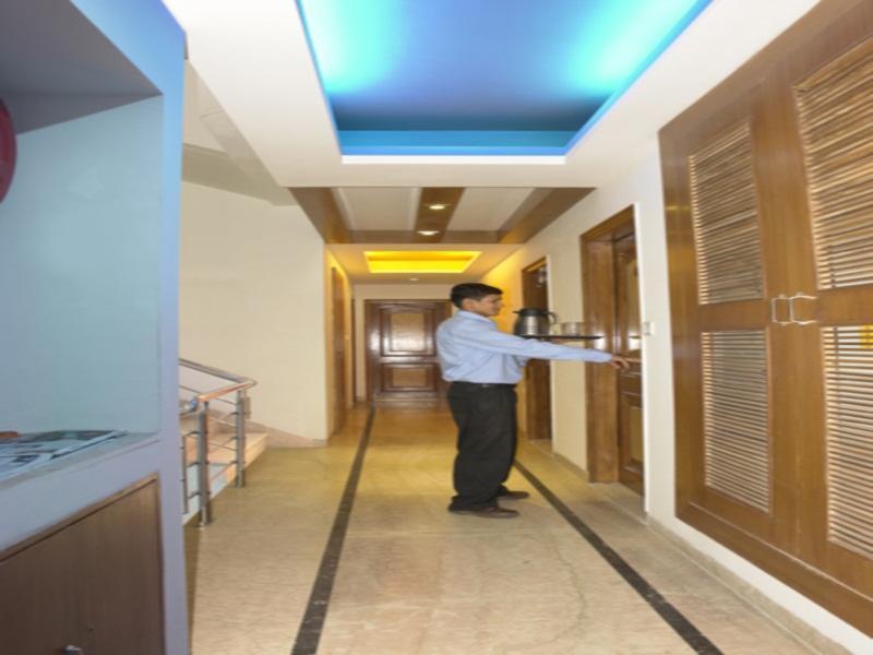 Hotel Apra Deluxe New Delhi Interior photo