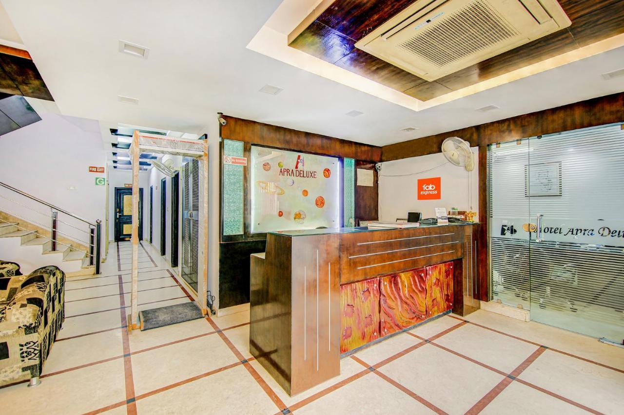 Hotel Apra Deluxe New Delhi Exterior photo